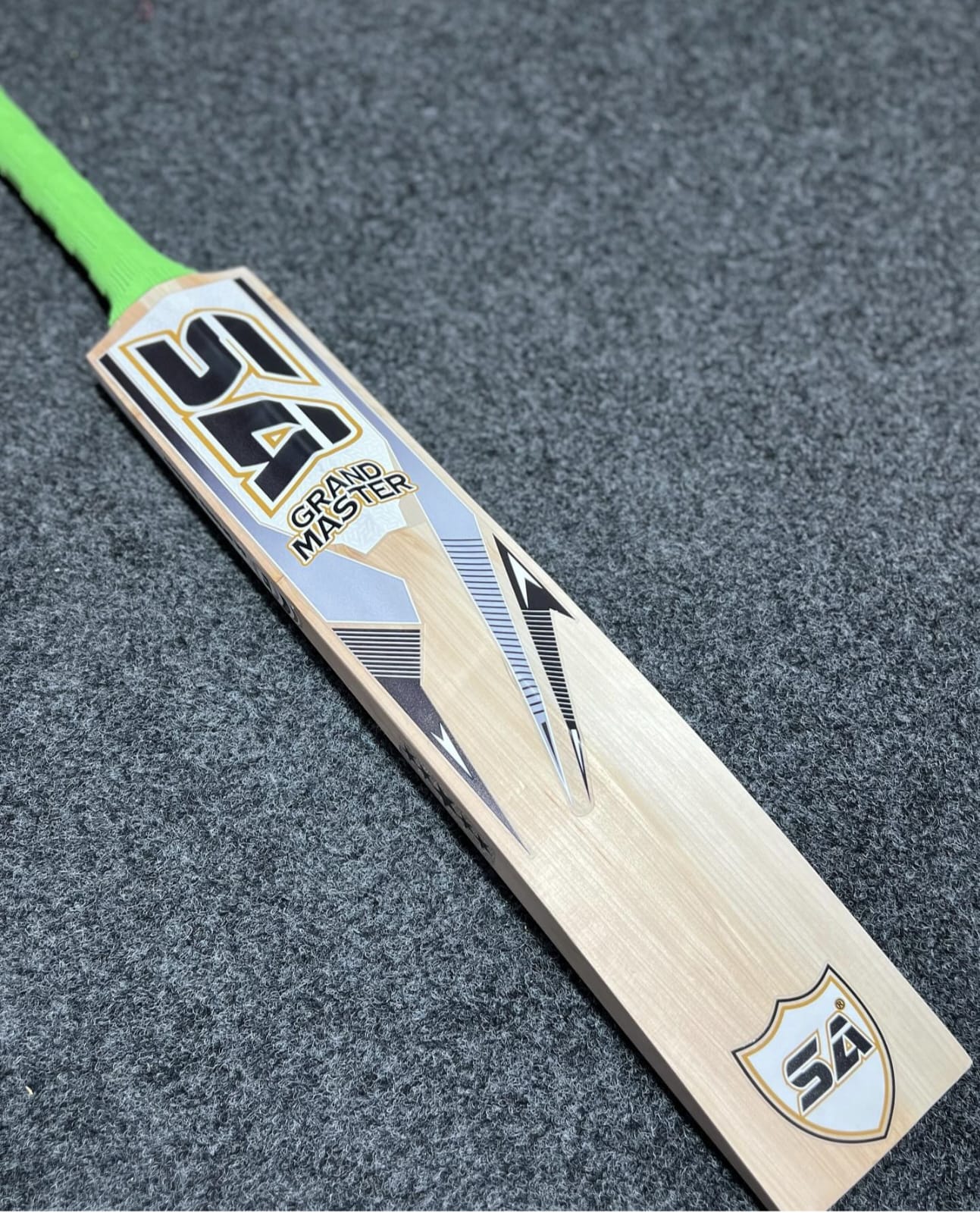 SA Grand Master 5 Stars White Edition Cricket Bat